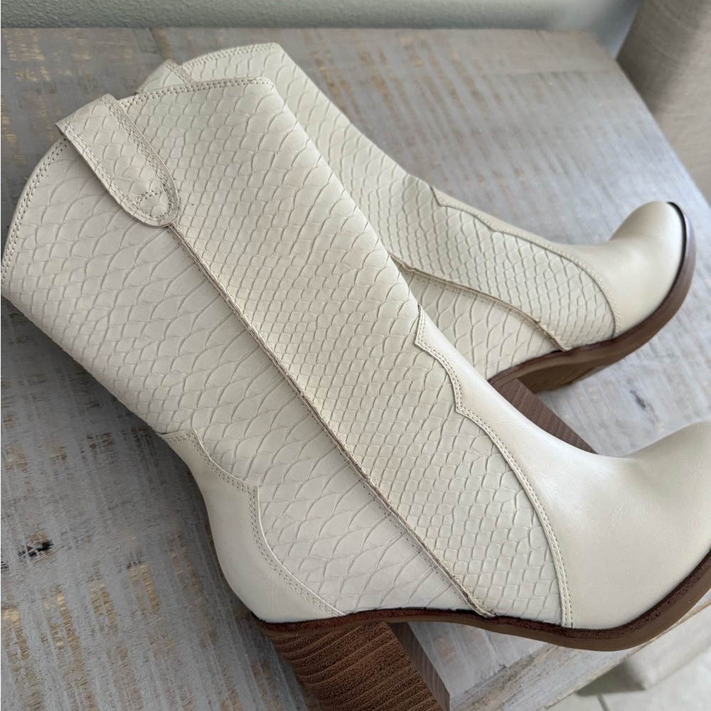Altar'd State Women's Cream and White Faux snake skin boots- Size 6.5